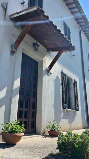 Fresco e Colorato Appartamentino in Narni Scalo